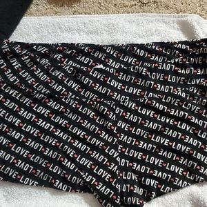 No Boundaries NOBO SHORTS LOVE HEARTS